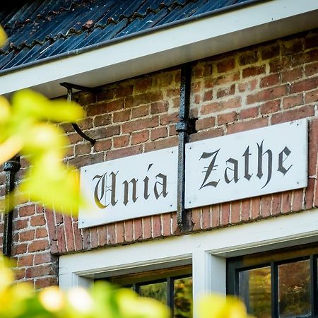 Unia Zathe Bed & Breakfast Ee Eksteriør bilde