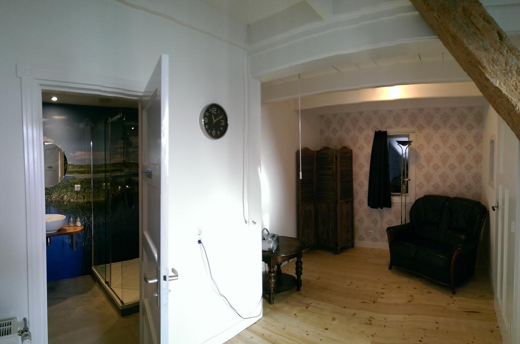 Unia Zathe Bed & Breakfast Ee Eksteriør bilde