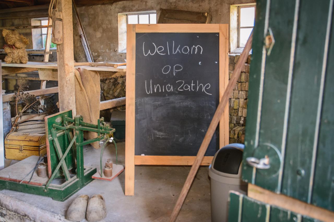 Unia Zathe Bed & Breakfast Ee Eksteriør bilde